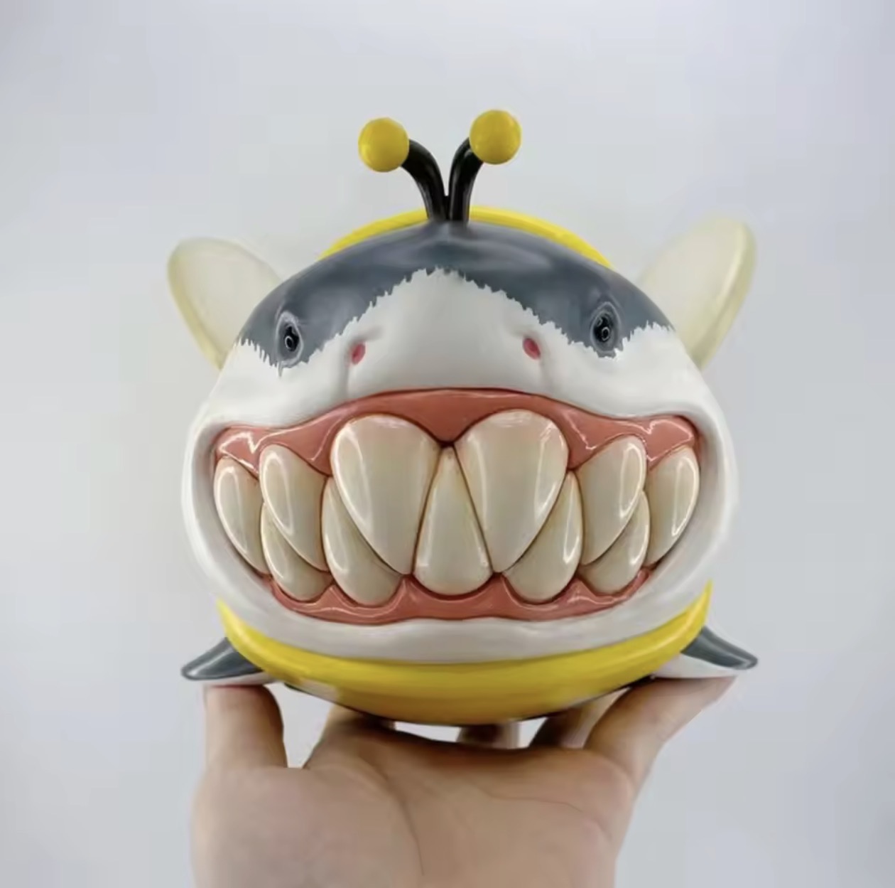 シャークビー